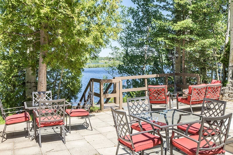 AubergedesBerges-terrasse